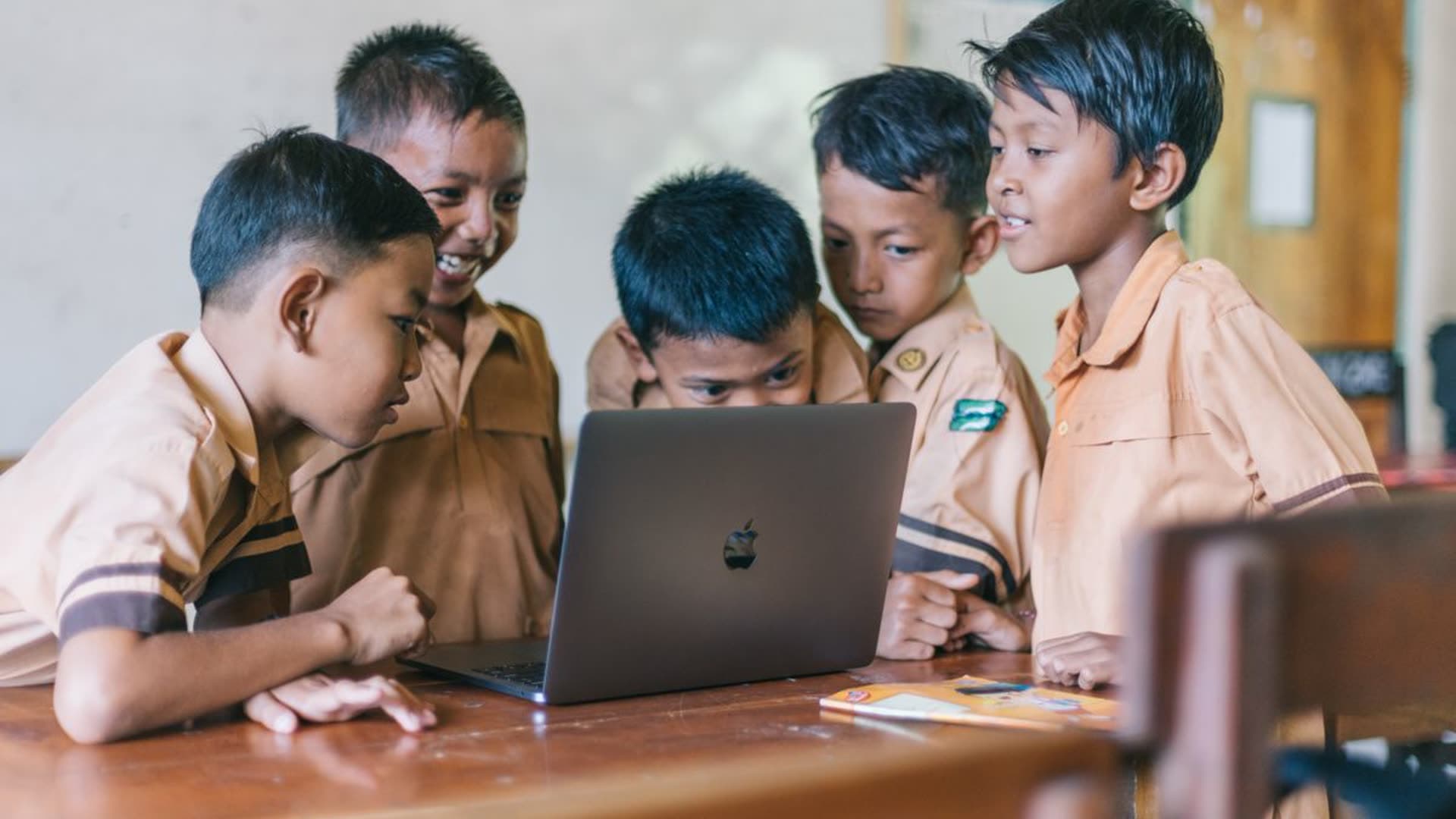 Selamat Datang di SMK Uji MSDKC3DY